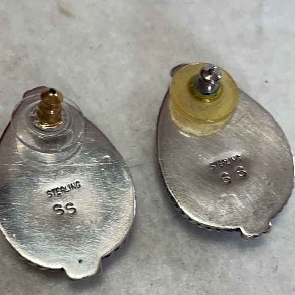 Sterling and Lapis Lazurite oval earrings signed SS. 1.25” - Picture 5 of 8